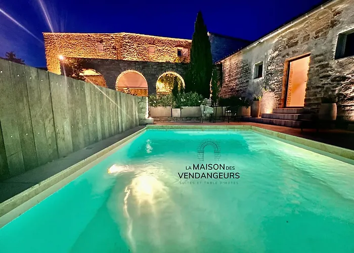 La Maison des Vendangeurs - TABLE D'HÔTES le soir du jeudi au lundi - Jacuzzi - Balnéo SPA - ACCES Piscine pour chambre Grafitti et chambre La Tour